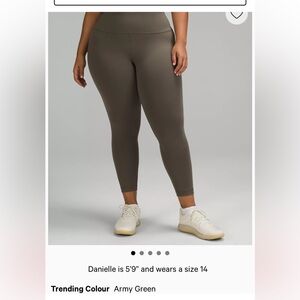 Lululemon wonder train contour fit in green!